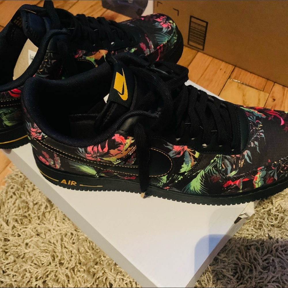 AIR FORCE 1 '07 LV8 'FLORAL PACK'